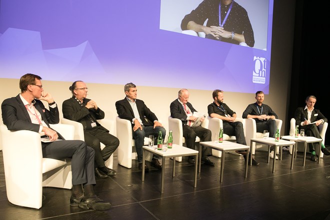 Panel_DerNeueAdelHeisstPrint@Johannes Brunnbauer.jpg