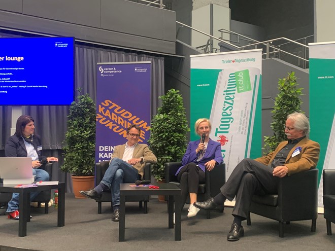 Messeeröffnung Podium.jpg